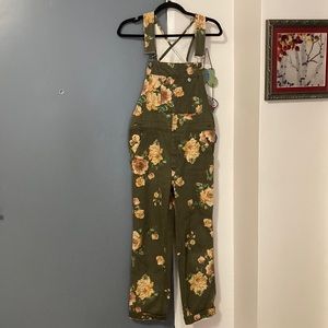 The perfect denim overalls with an adorable floral print and a boyfriend fit